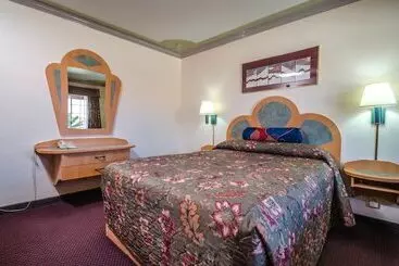 酒店 Economy Inn Los Banos