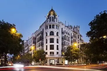 هتل One Shot Luchana 22