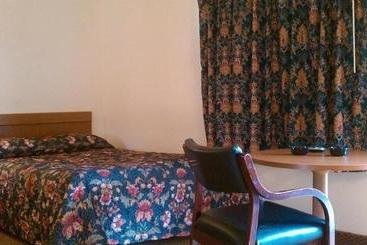 ホテル Americana Inn Farmingdale