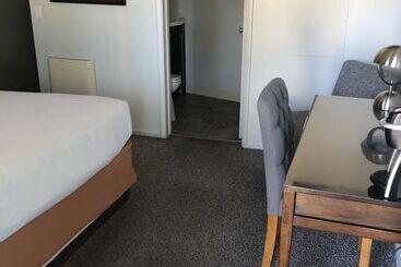 Отель Bayfront Inn