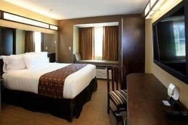 Microtel Inn & Suites By Wyndham Wheeling At The Highlands