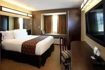 Microtel Inn & Suites By Wyndham Wheeling At The Highlands