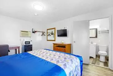 فندق على الطريق Adams Inn