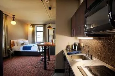 Huoneistohotelli Brewhouse Inn And Suites