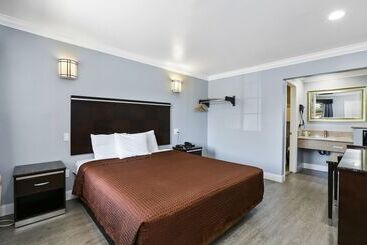 فندق 3rd Avenue Inn