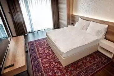 هتل Villas And Apartments Oaza