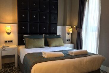 ホテル Taksim Line