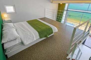 Пансион Goseong Croton Pool Villa