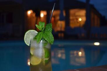 هتل Blue Horizon Studios