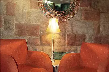 Отель Melrose Plaza Suites