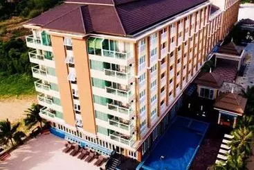 Hotelli Saisawan Beach Luxury