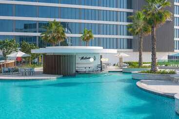 هتل The Wb Abu Dhabi, Curio Collection By Hilton