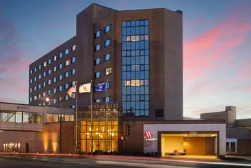 Oshkosh Marriott Waterfront Hotel & Convention Center