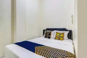 Hotel Spot On 90780 Gang Tengah Homestay Syariah