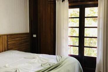 تختخواب و صبحانه Pousada Vila Floratta Capivari