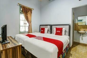 Hotel Oyo 90771 Mess 19 Syariah