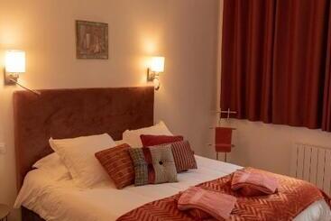 ホテル Château De Surville