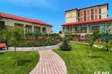هتل Ilk Inn