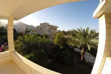 تختخواب و صبحانه Auberg Inn Guesthouse