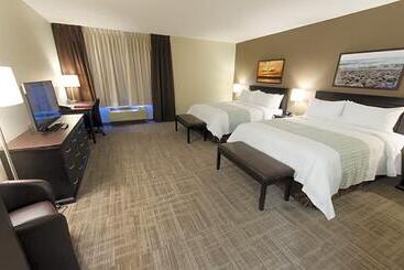 Отель Canad Inns Health Sciences Centre