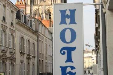 هتل Des Lices Angers
