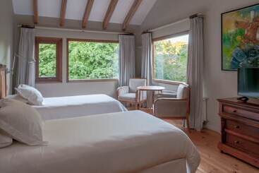 هتل Noi Los Caiquenes