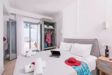 Blue Waves Suites & Apartments