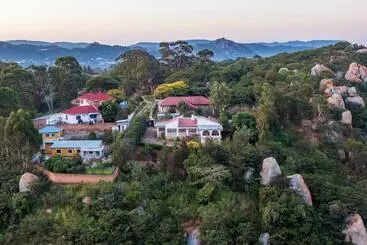 هاستل Hidden Valley Backpackers
