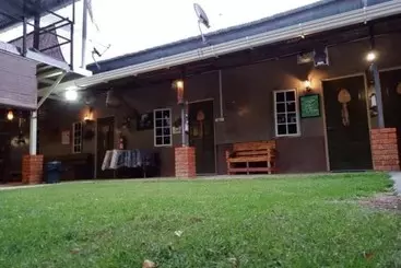 Hotelli Oyo 90426 Kepayan Dnd Stay