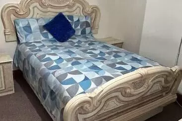 Pension  Busy Bee   Guest House   Self Service