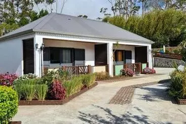 تختخواب و صبحانه Chambres Et Tables D Hote Du Voyageur