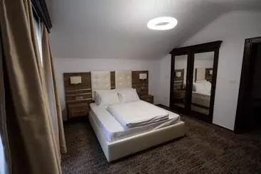 Pensiunea White Residence