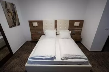 Pensiunea White Residence
