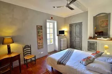 ベッドアンドブレックファースト Le Village Hôtes