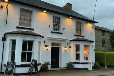 ホテル The Fox And Hounds