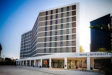 فندق Degli Arcimboldi