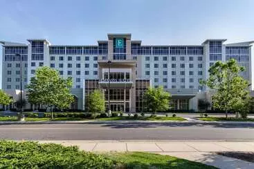هتل Embassy Suites Newark Airport