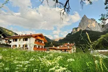 ベッドアンドブレックファースト Garni Karlegger