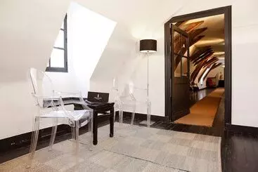 Hotel Chateau Les Merles Et Ses Villas