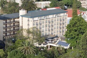 Hotel The Heron By Sarovar Portico India