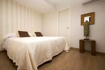 Richmond Apartments By Hoom