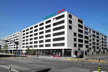 هتل Courtyard By Marriott Zurich North