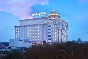בית מלון כפרי Four Points By Sheraton Medan