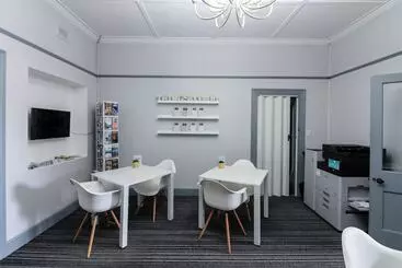 هتل George Lodge International