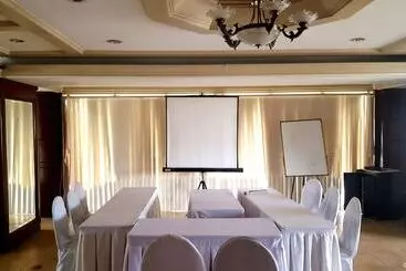 Hotel Lourdes Suites