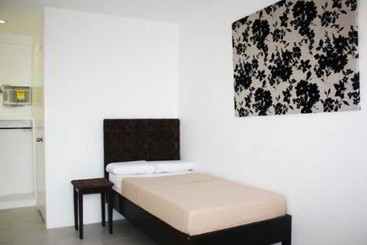 Szálloda R Suites And Café