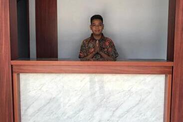 호텔 Cemerlang Inn