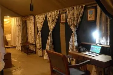 هتل Osinon Camps & Lodges