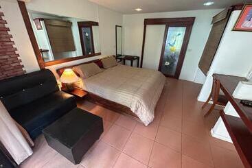 Bed and Breakfast Passion Nai Harn