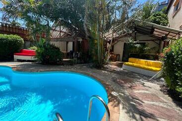 Bed and Breakfast Passion Nai Harn